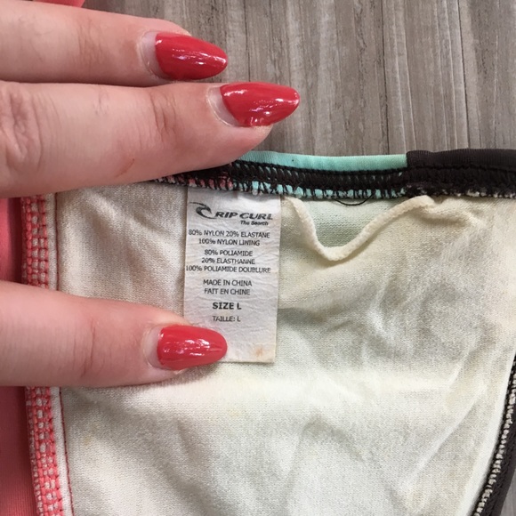SOLD Rip curl Bikini - Picture 4 of 6